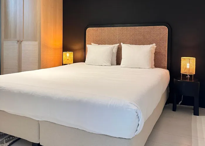 3 Room Luxury Design Apartment With Airconditioning, Close To Gent St-Pieters Station